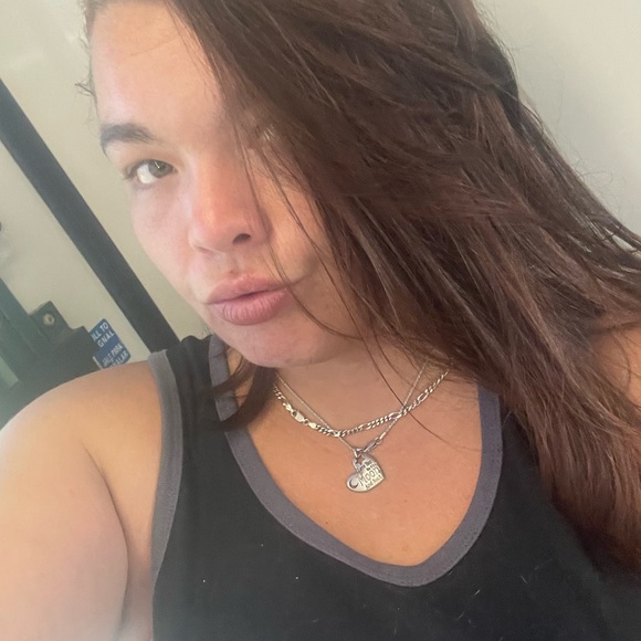 Meet your Posher, Ellen - Picture 1 of 1